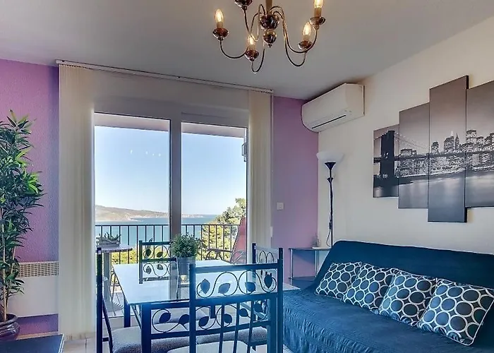 T 2 Tout Confort Avec Terrasse Vue Mer Et Montagne.